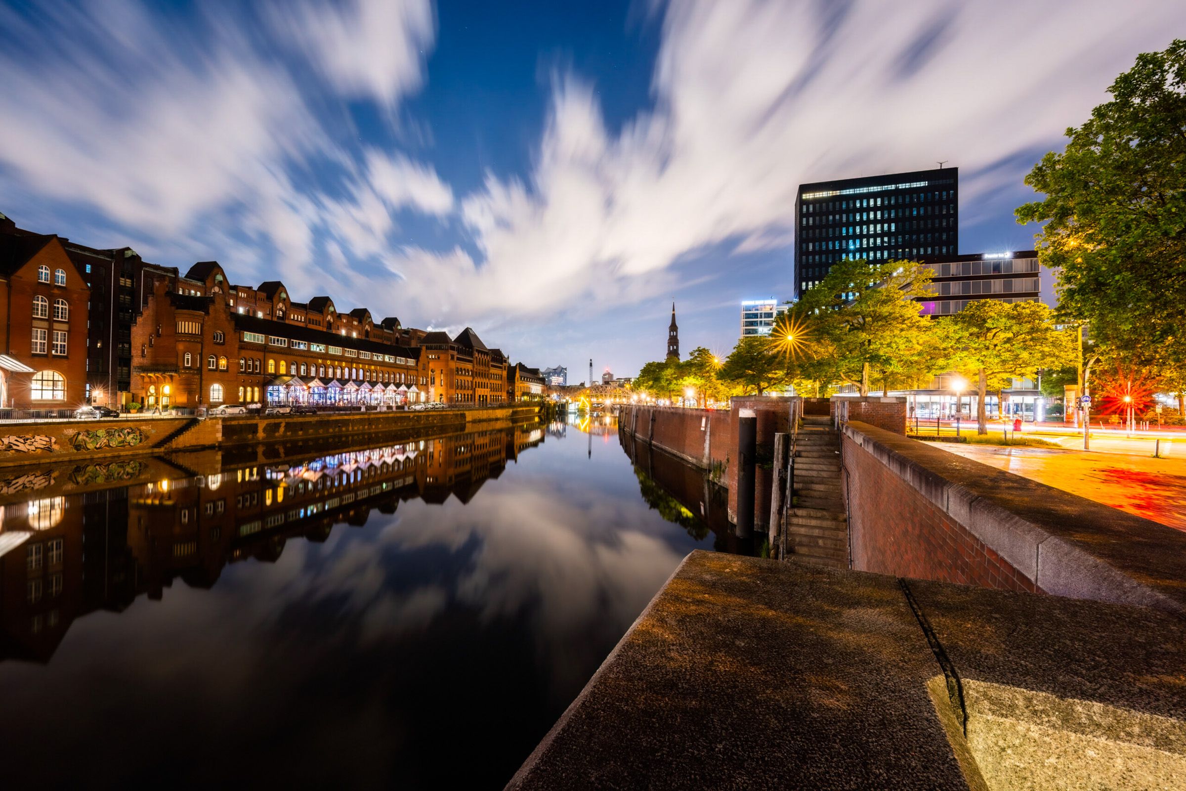 Hamburg - Altstadt und Speicherstadt - Wasser Spiegelungen